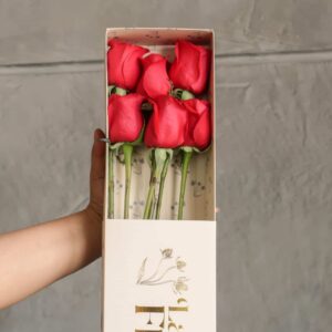 la-floristera-6-rosas-en-caja-5
